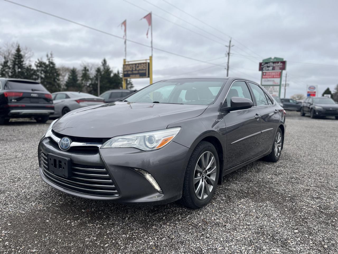 2016 Toyota Camry XLE Photo0