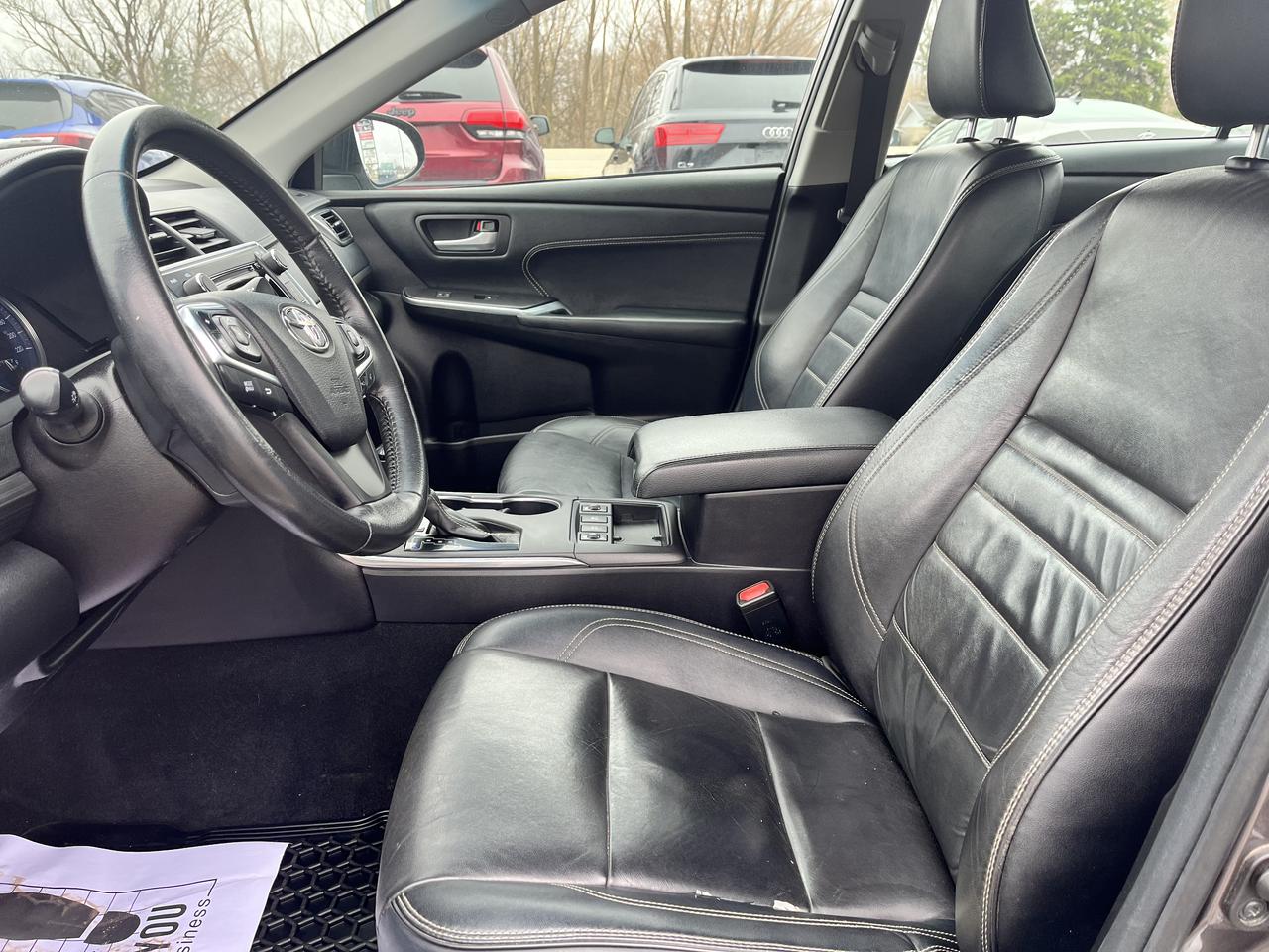 2016 Toyota Camry XLE Photo