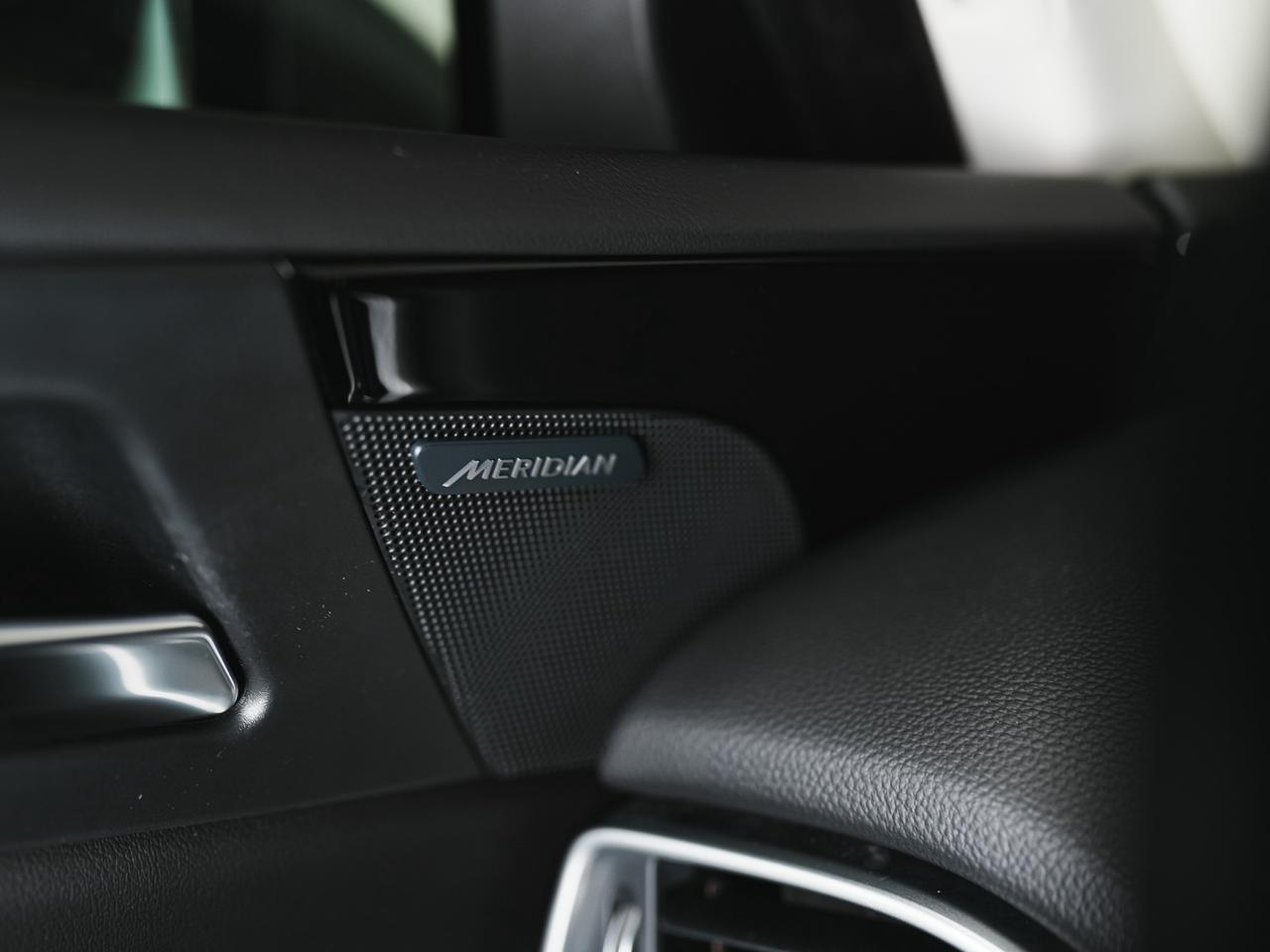 2017 Jaguar XE 35T | PREMIUM | MERIDIAN | SUNROOF Photo