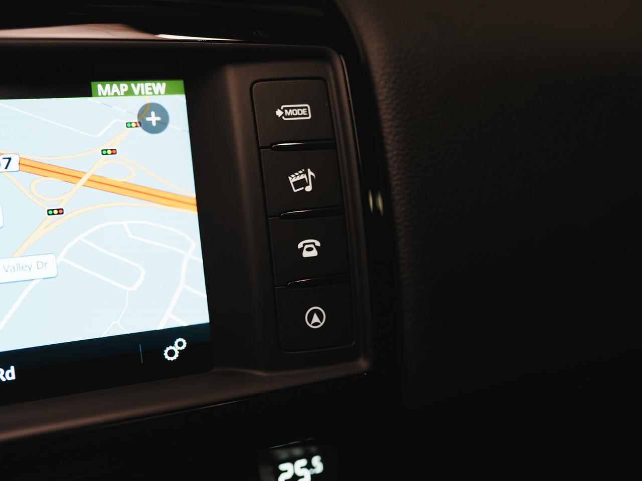 2017 Jaguar XE 35T | PREMIUM | MERIDIAN | SUNROOF Photo