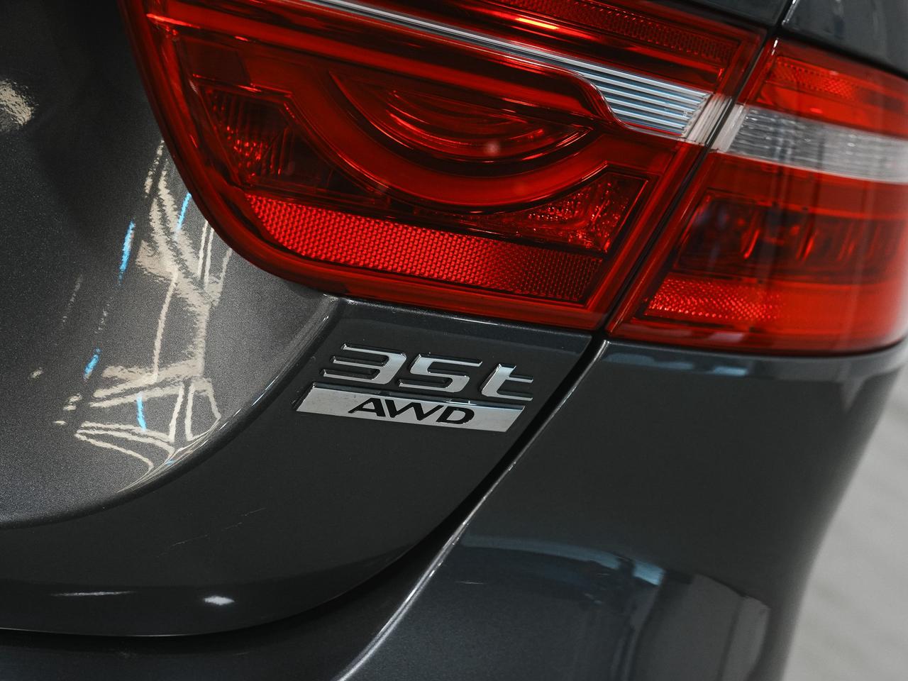 2017 Jaguar XE 35T | PREMIUM | MERIDIAN | SUNROOF Photo