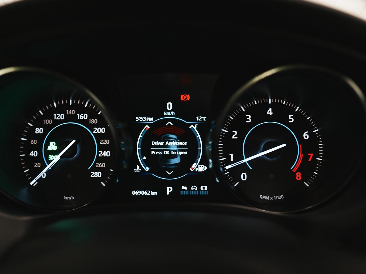 2017 Jaguar XE 35T | PREMIUM | MERIDIAN | SUNROOF Photo