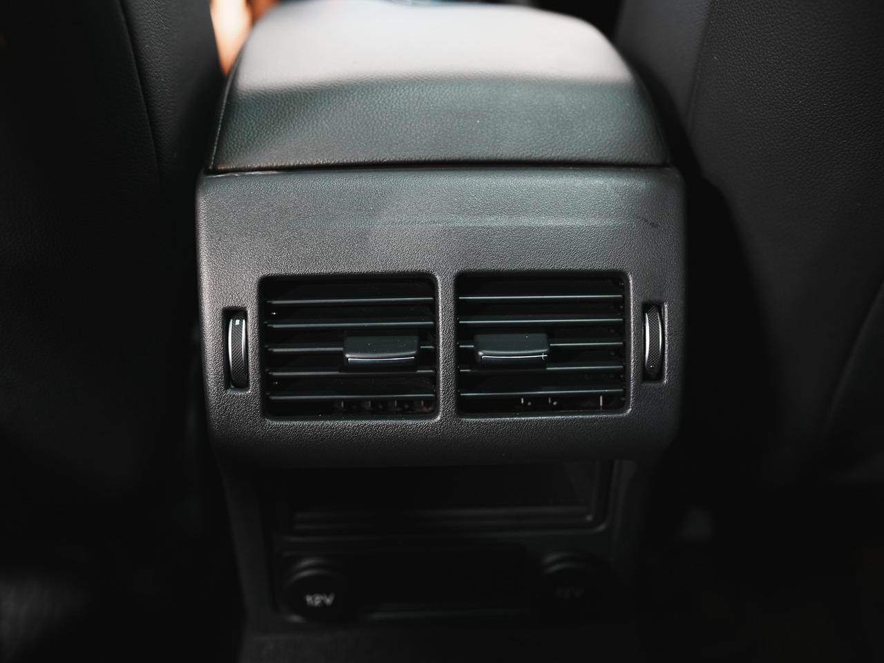 2017 Jaguar XE 35T | PREMIUM | MERIDIAN | SUNROOF Photo