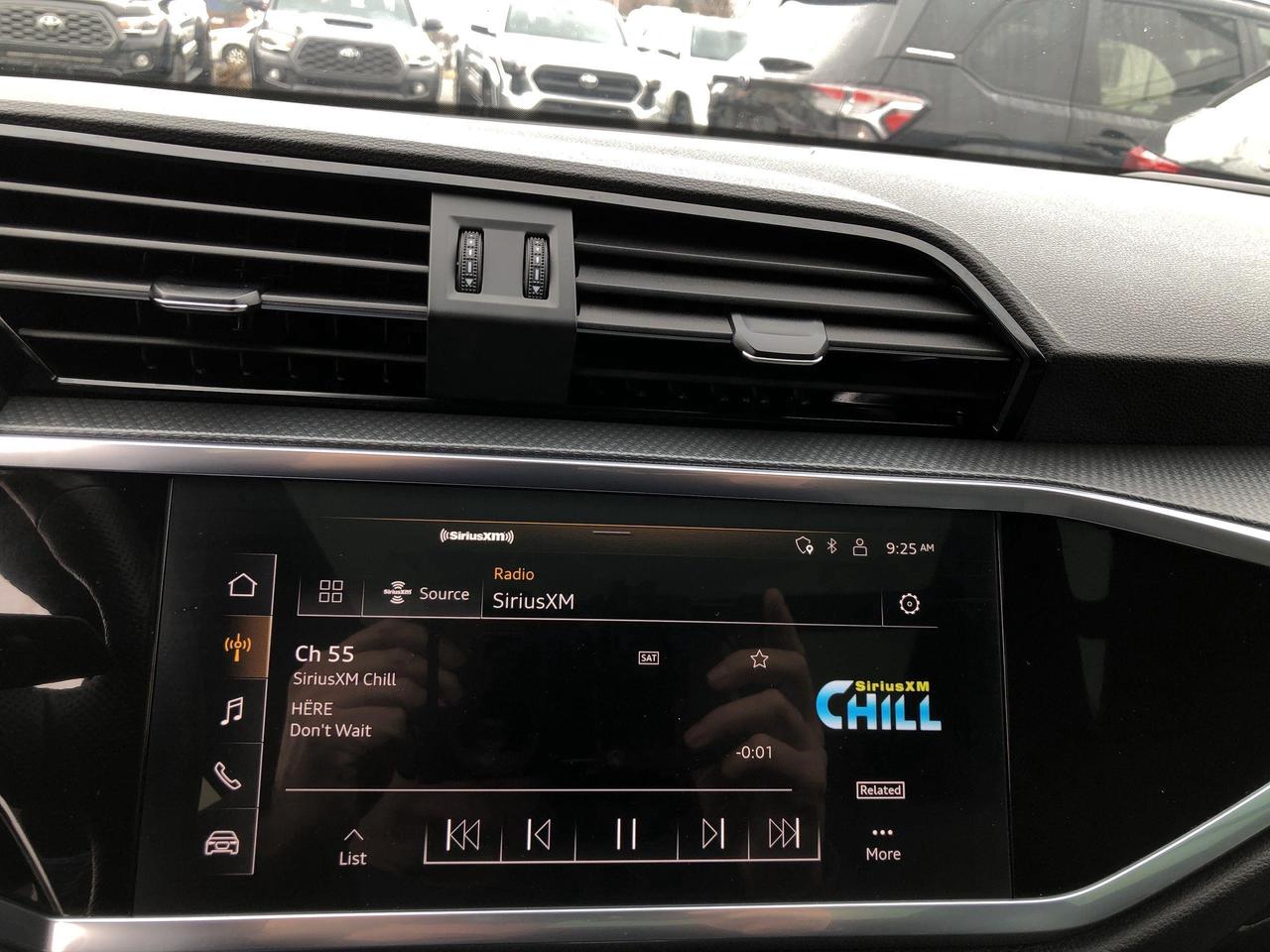2024 Audi Q3 45 Progressiv SLINE, BLACK OPTICS, LEATHER, SONOS Photo