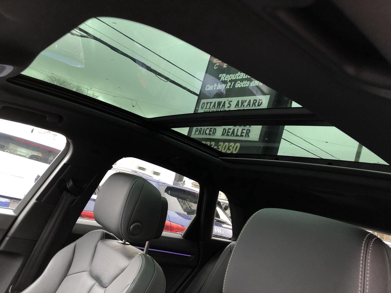 2024 Audi Q3 45 Progressiv SLINE, BLACK OPTICS, LEATHER, SONOS Photo