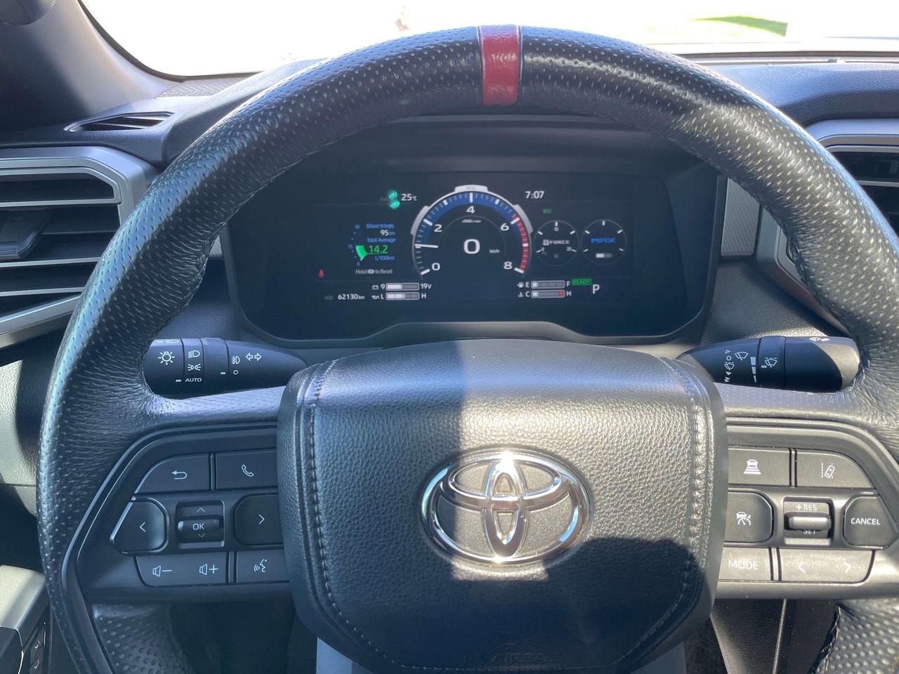 2025 Toyota Tundra LIMITED HYBRID Photo