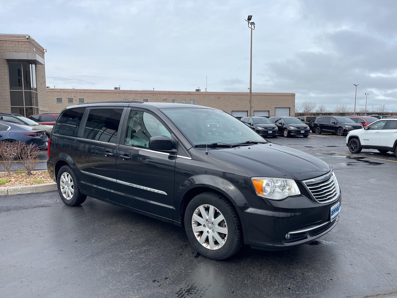 2015 Chrysler Town & Country AS is Photo