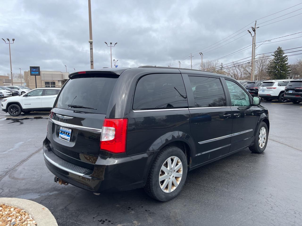 2015 Chrysler Town & Country AS is Photo