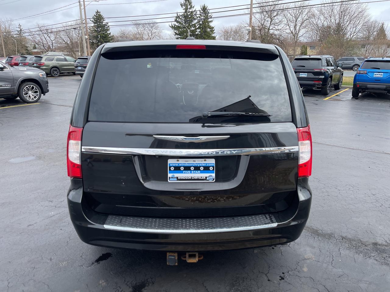 2015 Chrysler Town & Country AS is Photo