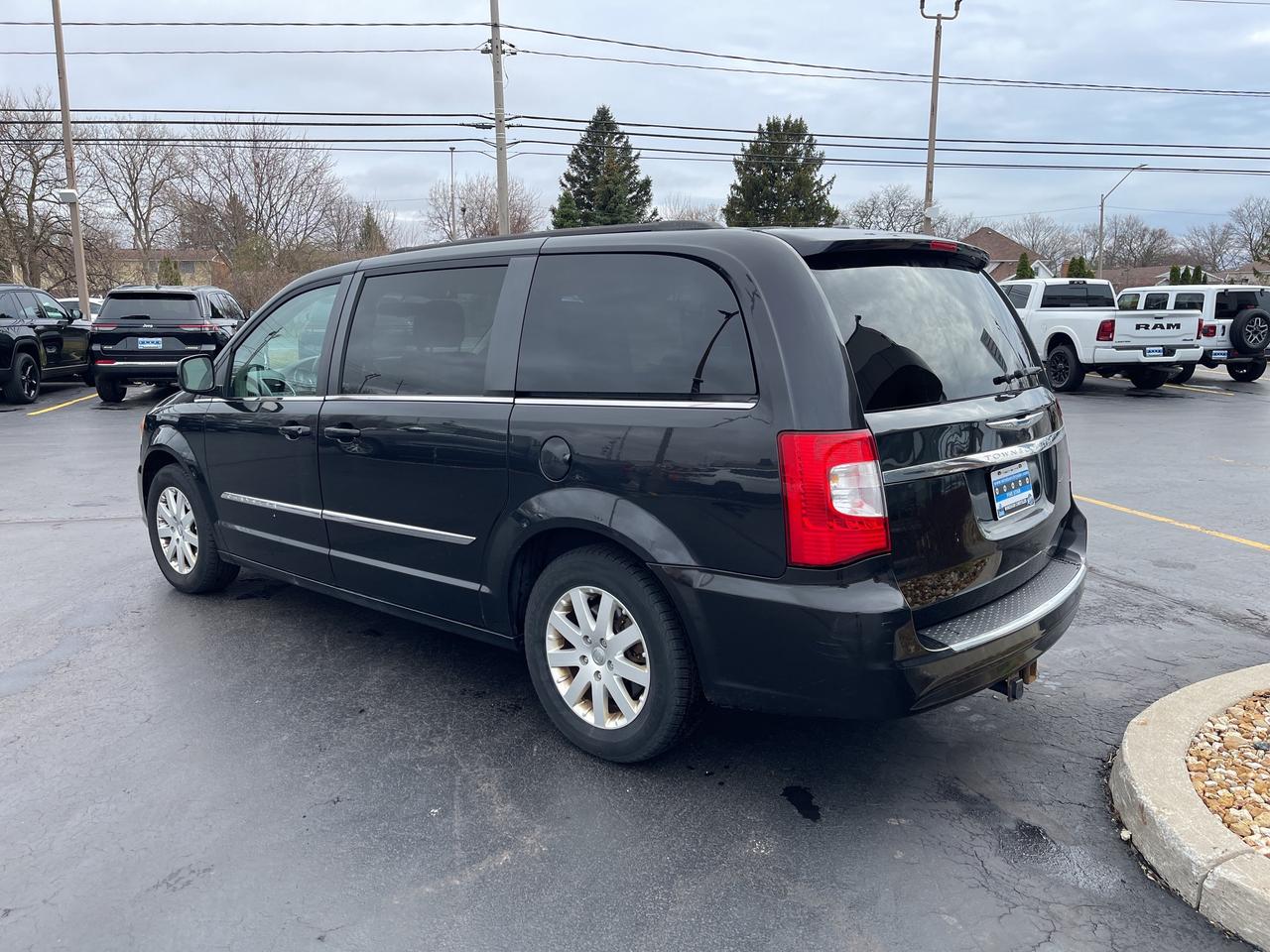 2015 Chrysler Town & Country AS is Photo