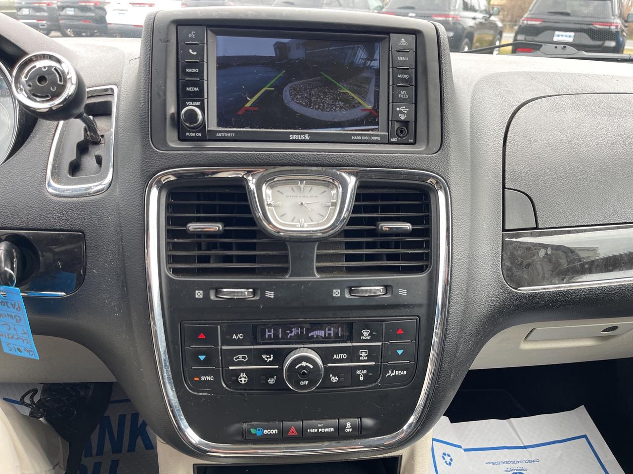 2015 Chrysler Town & Country AS is Photo