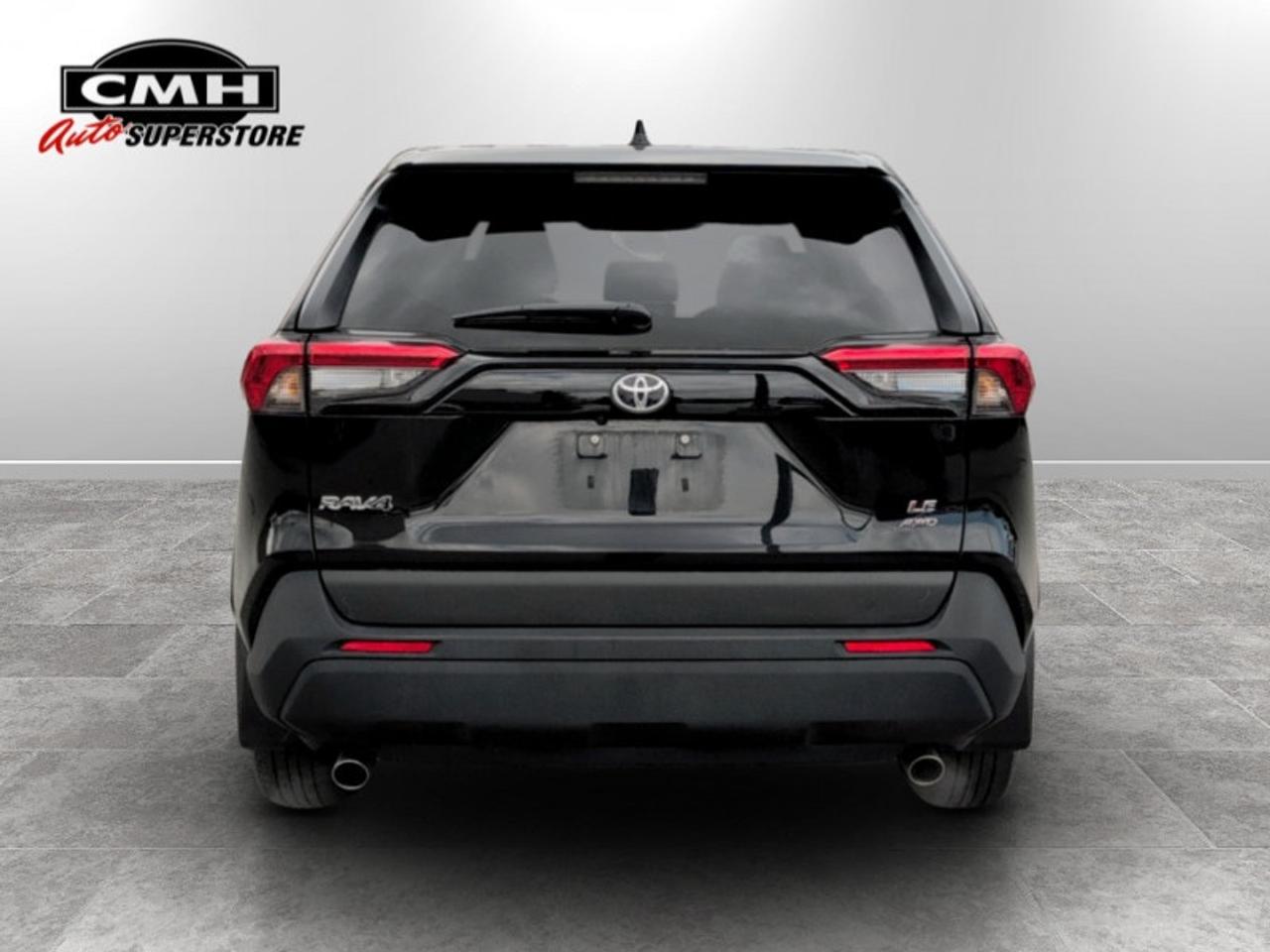 2024 Toyota RAV4 LE  **CLEAN CARFAX** Photo4