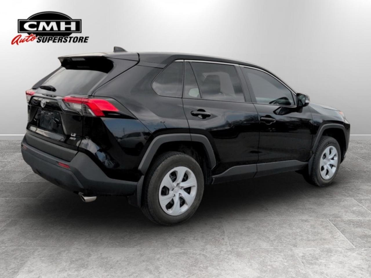 2024 Toyota RAV4 LE  **CLEAN CARFAX** Photo