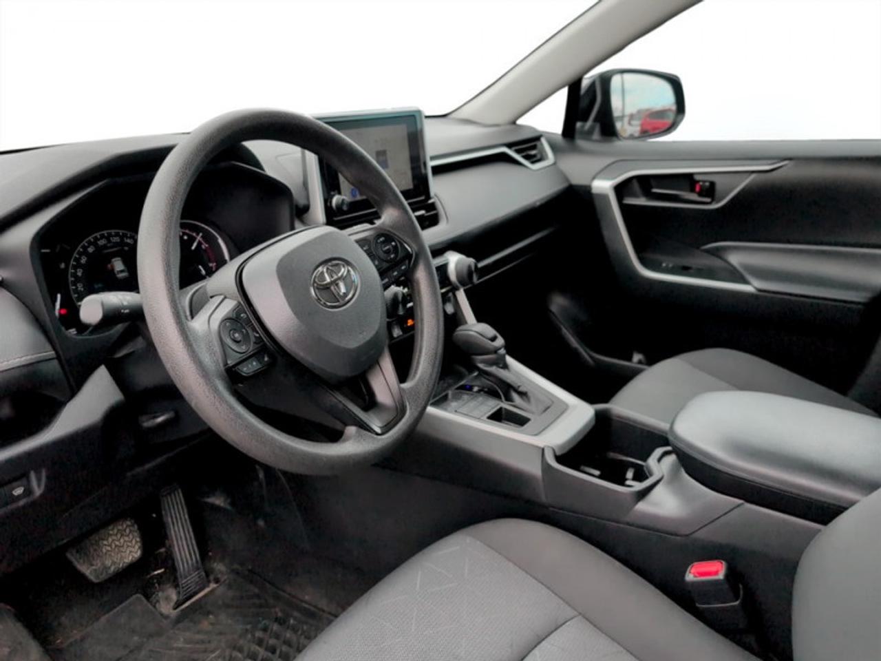 2024 Toyota RAV4 LE  **CLEAN CARFAX** Photo