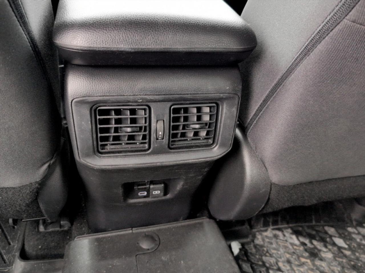 2024 Toyota RAV4 LE  **CLEAN CARFAX** Photo