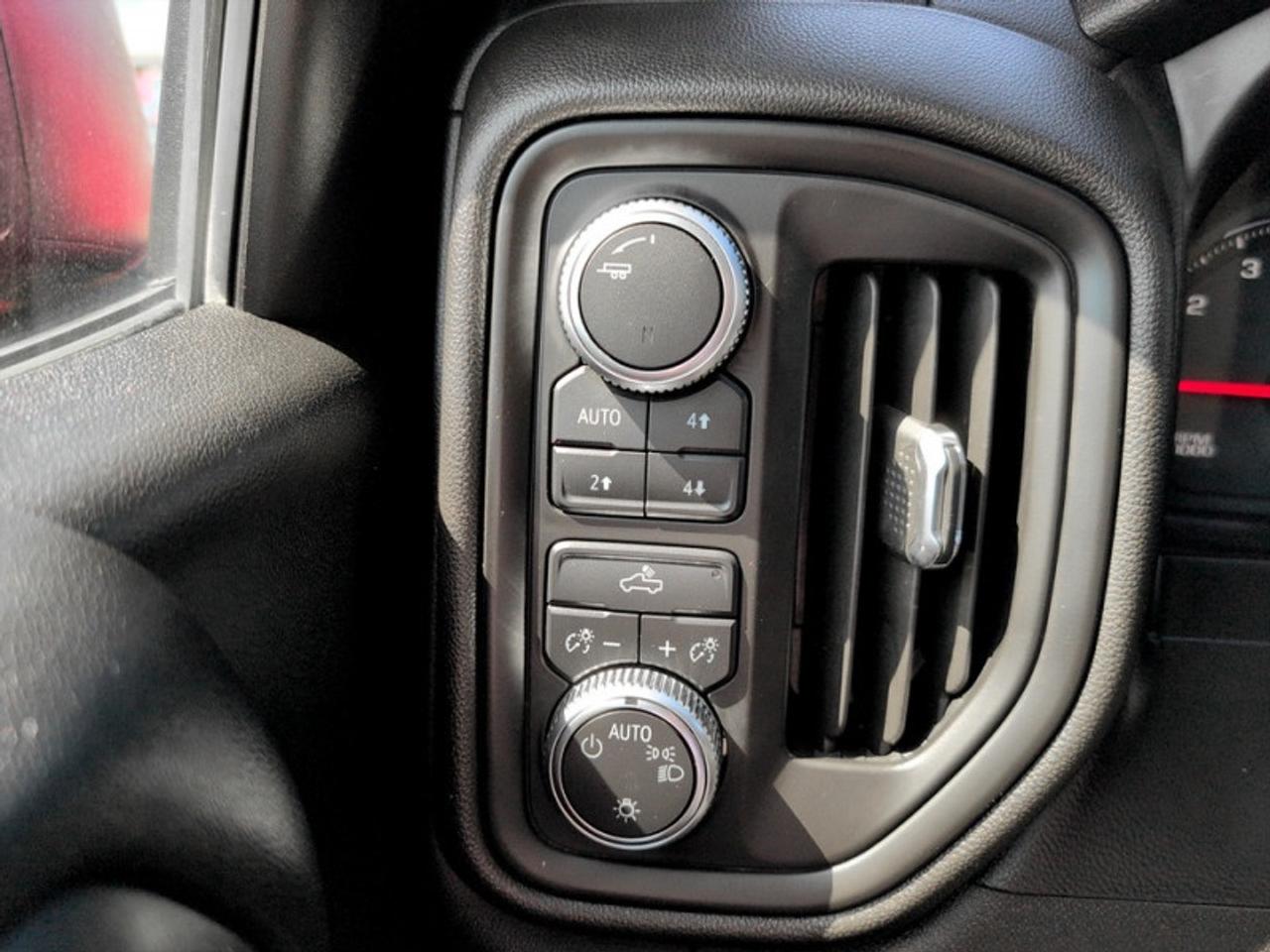 2019 GMC Sierra 1500 w/X31 Off-Road Pkg  **TOW PKG** Photo
