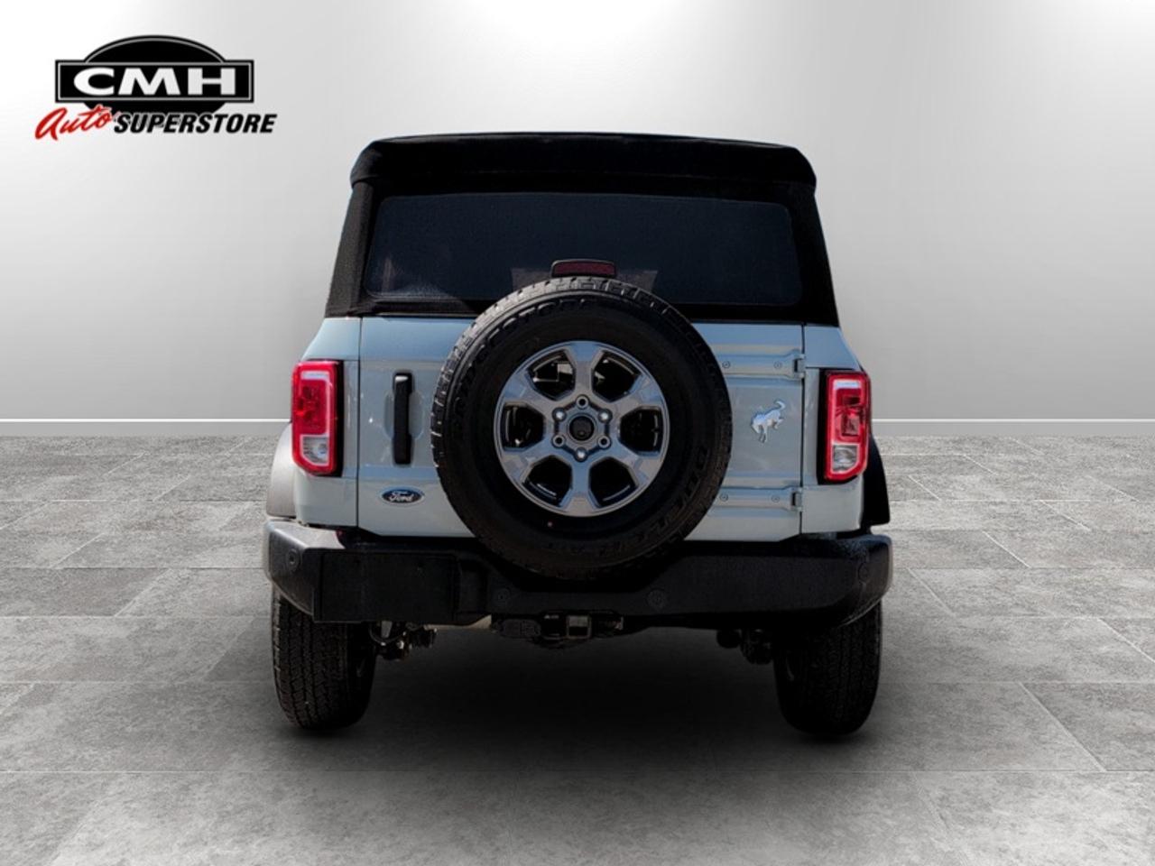 2022 Ford Bronco Big Bend  **SOFT TOP** Photo2