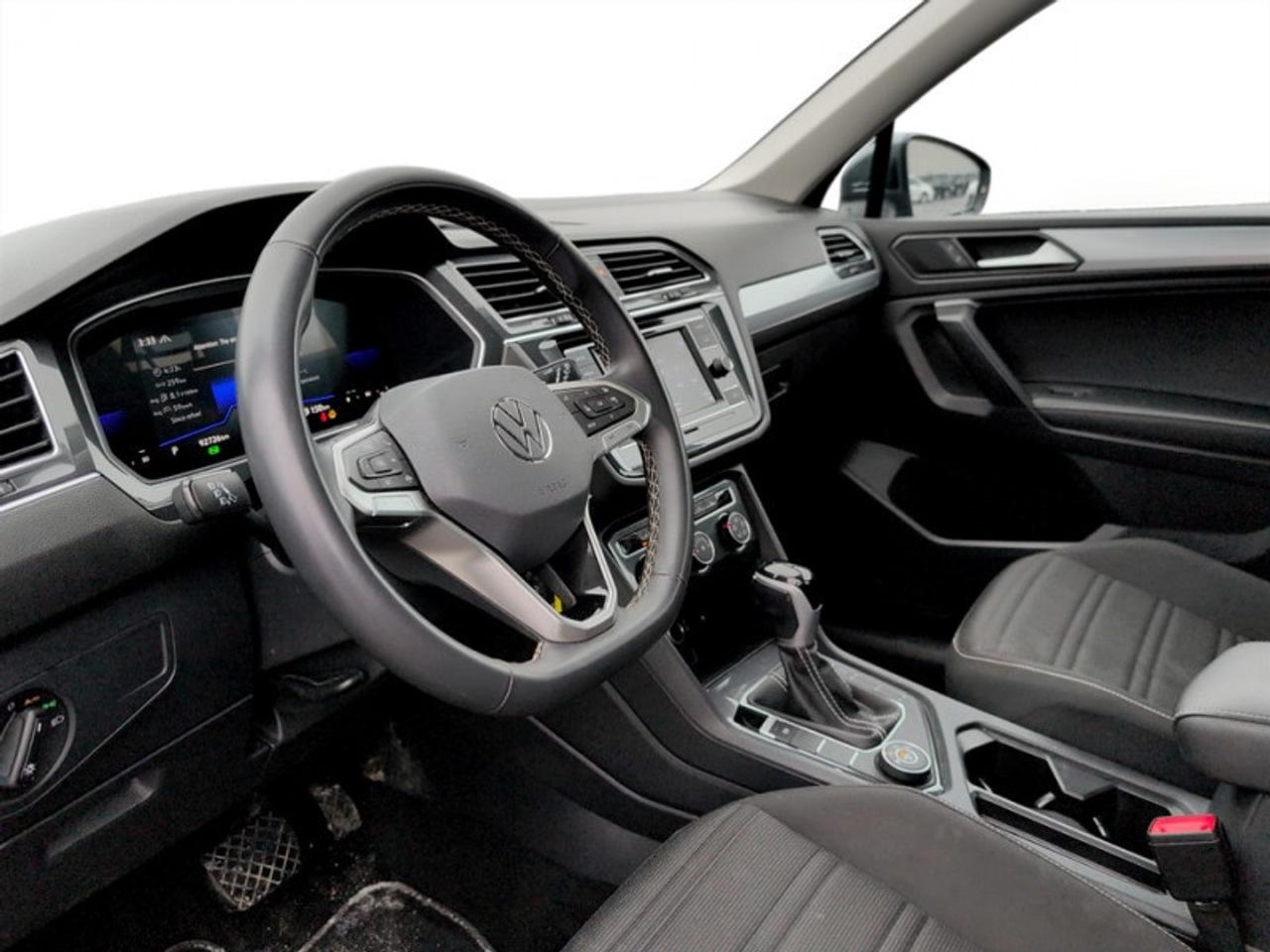 2024 Volkswagen Tiguan Trendline w/Third Row Pkg Photo