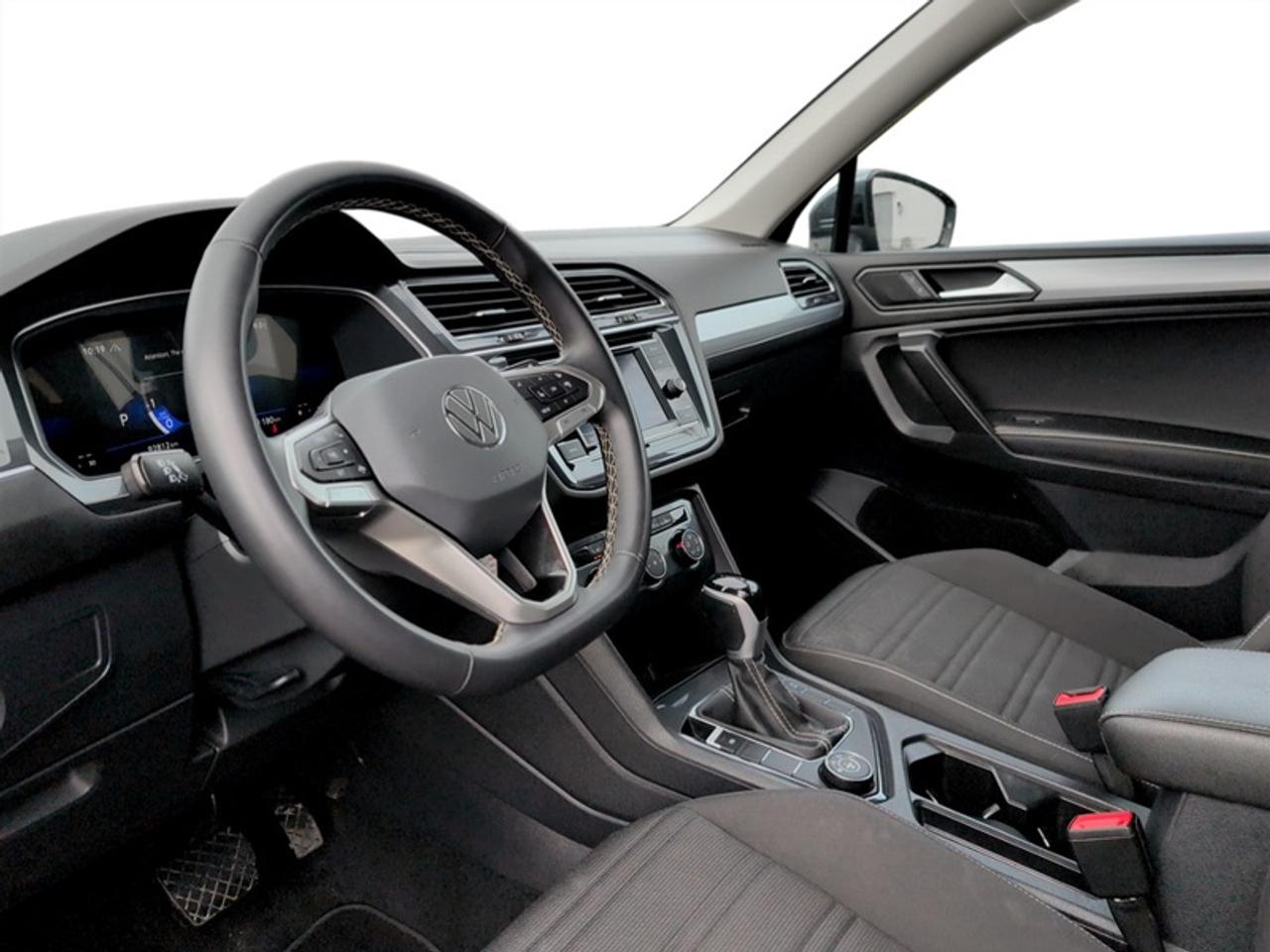 2024 Volkswagen Tiguan Trendline w/Third Row Pkg  *CLEAN CF* Photo