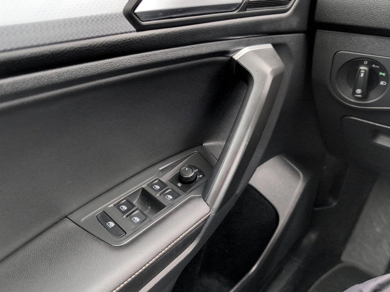 2024 Volkswagen Tiguan Trendline w/Third Row Pkg  *CLEAN CF* Photo