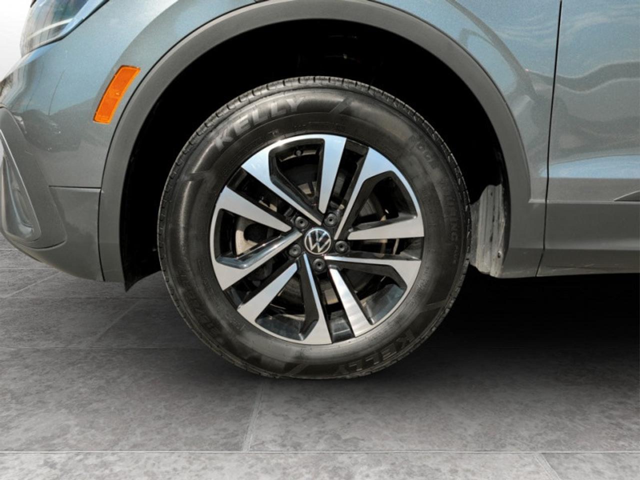 2024 Volkswagen Tiguan Trendline  **APPLE CP - HTD SW** Photo