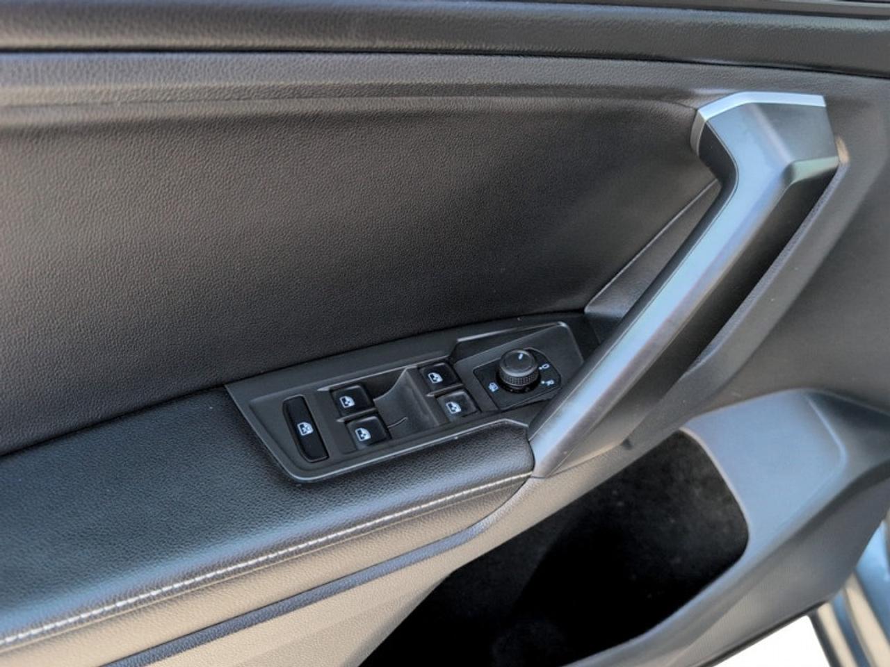 2024 Volkswagen Tiguan Trendline  **APPLE CP - HTD SW** Photo