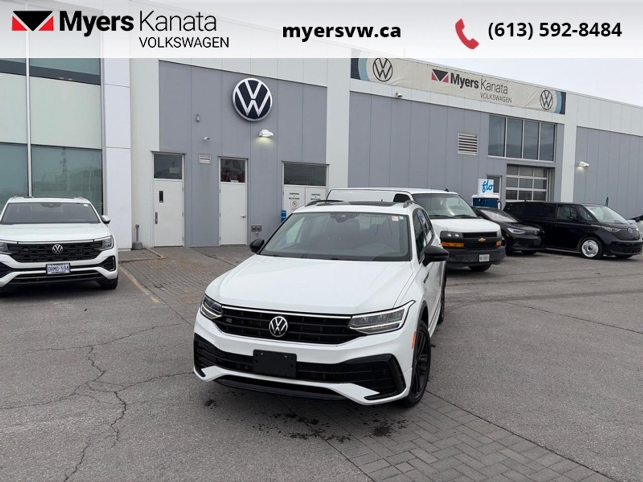 2022 Volkswagen Tiguan Comfortline R-Line Black Edition Photo0