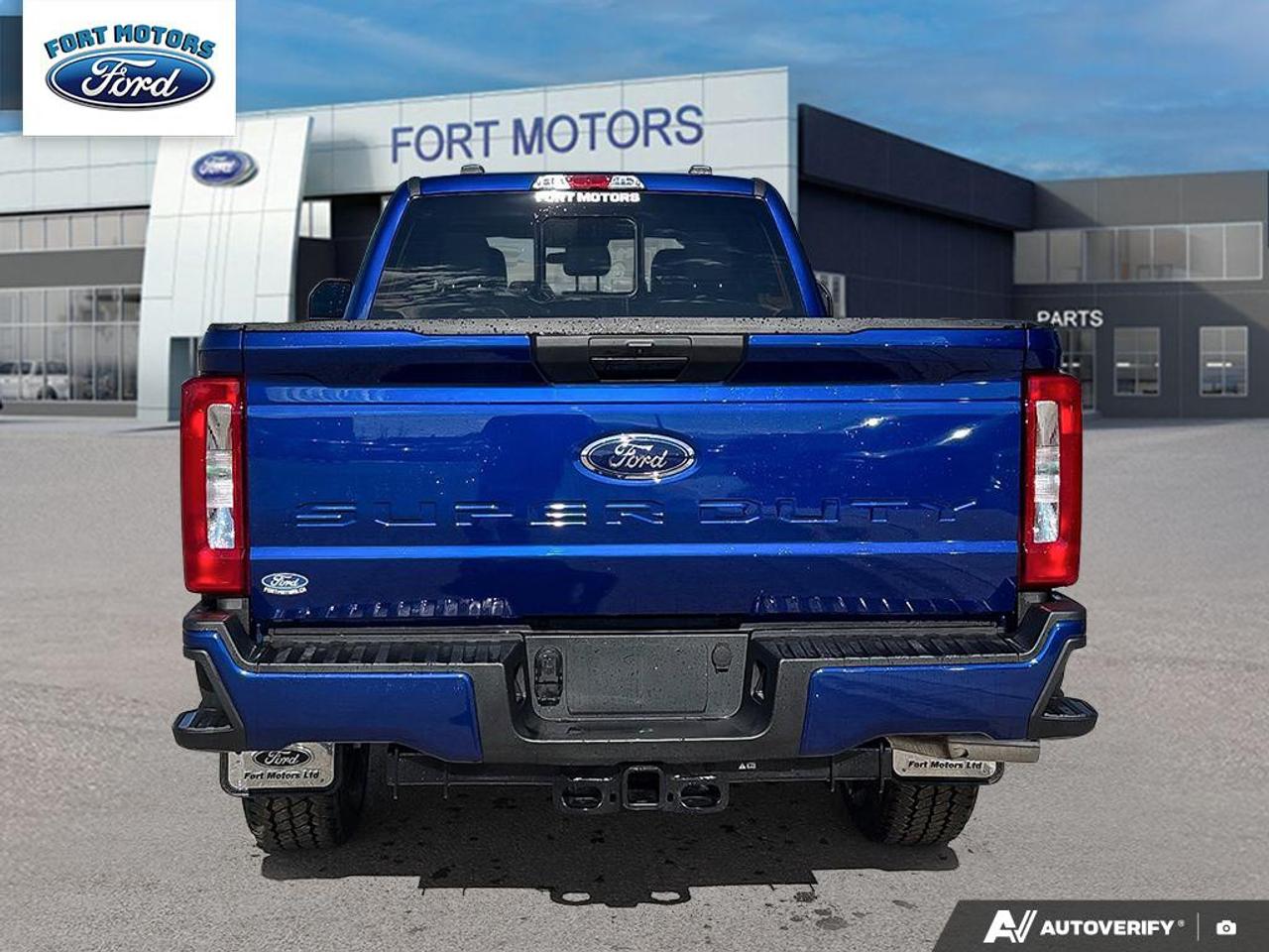 2026 Ford SuperDuty F-350® XL Photo4