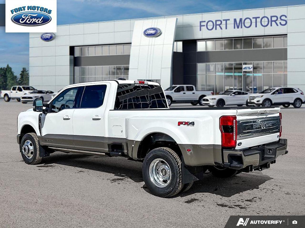 2026 Ford SuperDuty F-350® King Ranch® Photo3