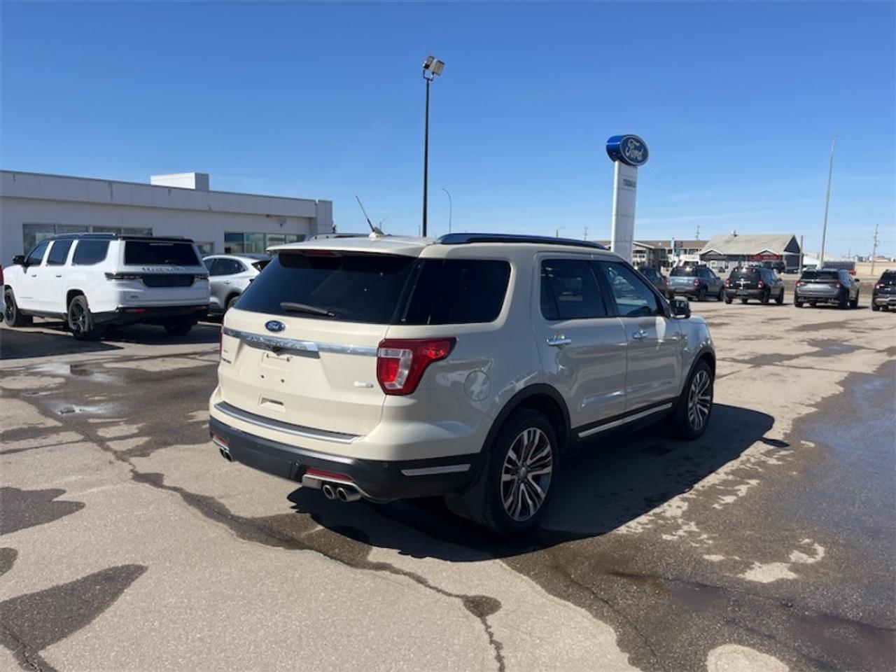 2018 Ford Explorer Platinum  - Sunroof -  Navigation Photo5