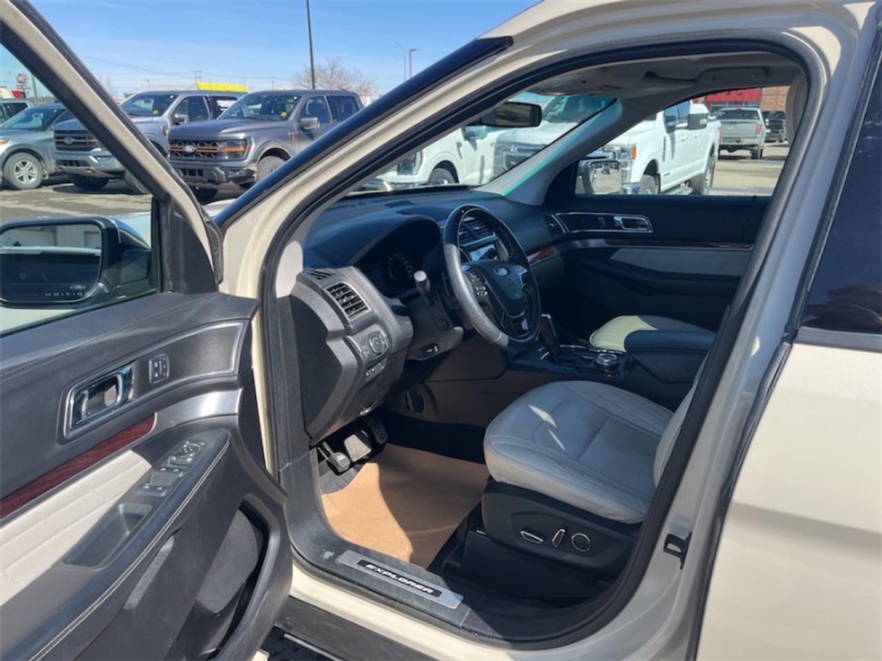 2018 Ford Explorer Platinum  - Sunroof -  Navigation Photo5