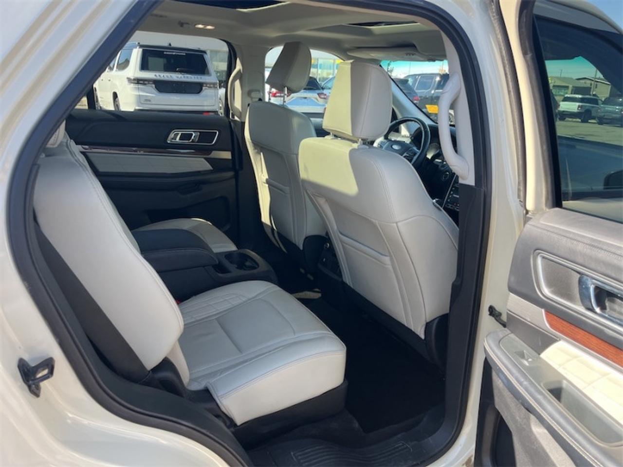 2018 Ford Explorer Platinum  - Sunroof -  Navigation Photo5