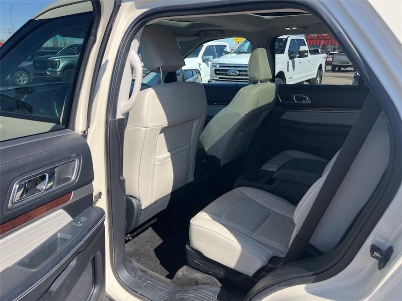 2018 Ford Explorer Platinum  - Sunroof -  Navigation Photo5
