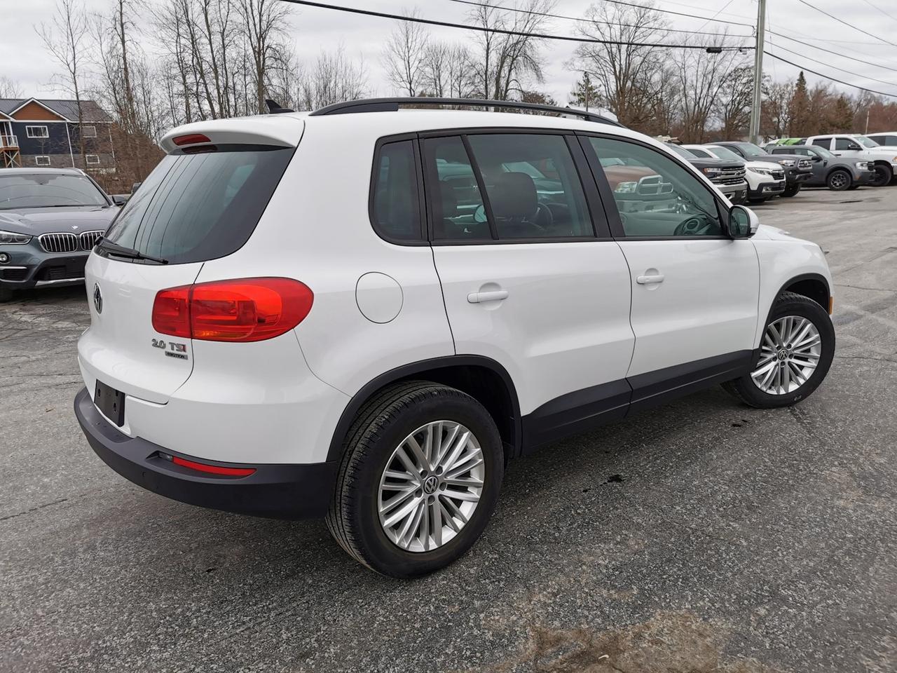 2015 Volkswagen Tiguan S Photo