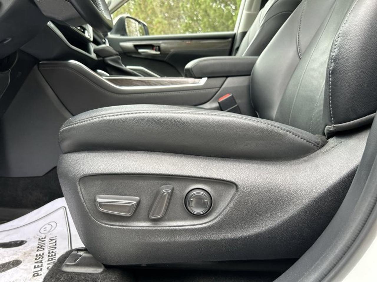 2023 Toyota Highlander Hybrid Limited AWD | No accidents | Panoramic Sunroof Photo