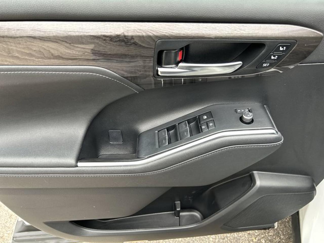 2023 Toyota Highlander Hybrid Limited AWD | No accidents | Panoramic Sunroof Photo