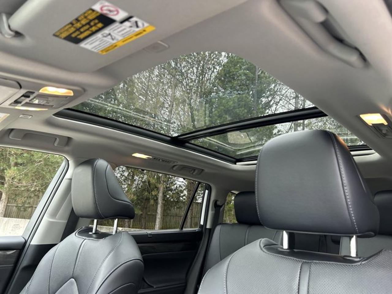 2023 Toyota Highlander Hybrid Limited AWD | No accidents | Panoramic Sunroof Photo