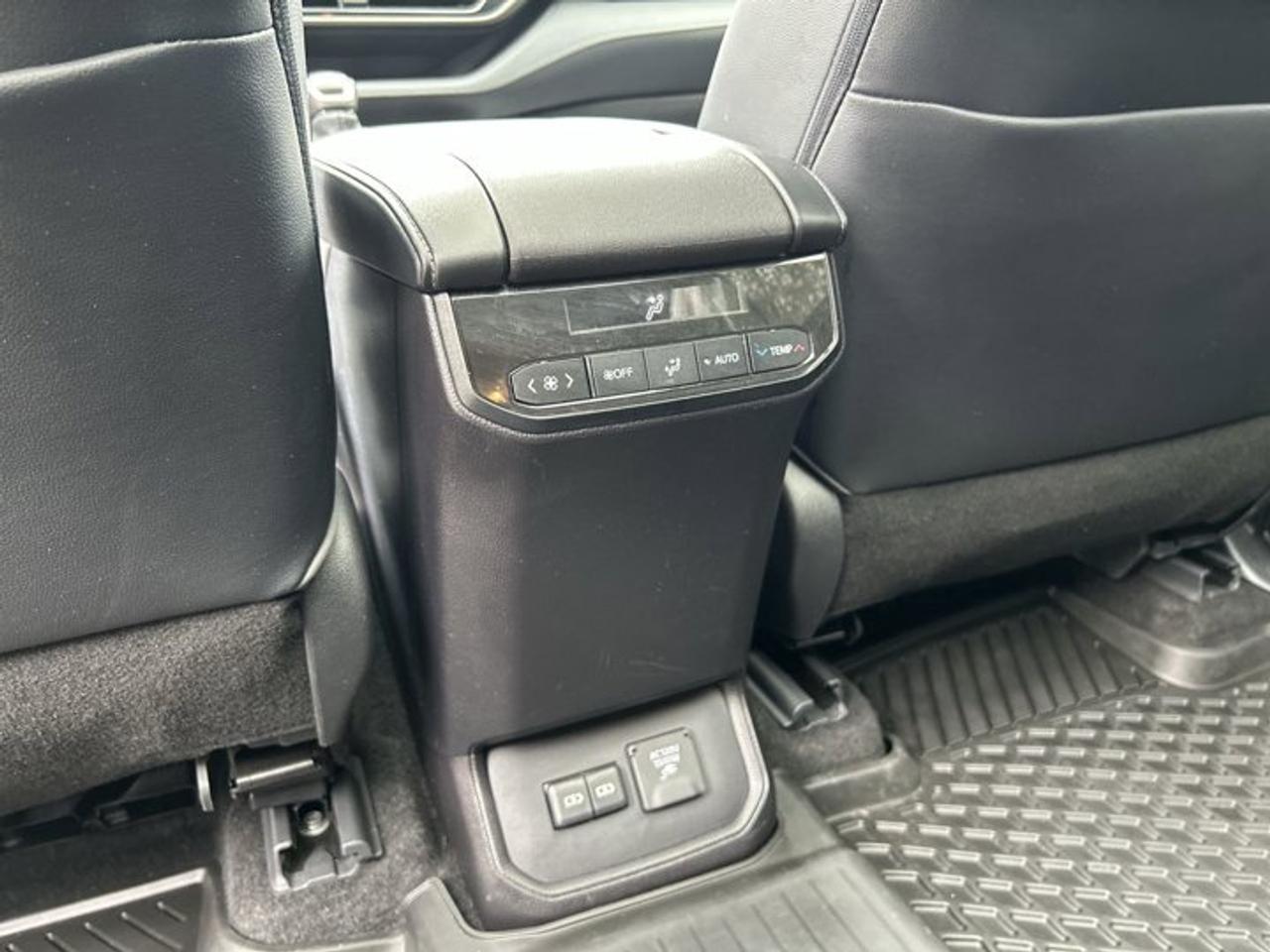 2023 Toyota Highlander Hybrid Limited AWD | No accidents | Panoramic Sunroof Photo