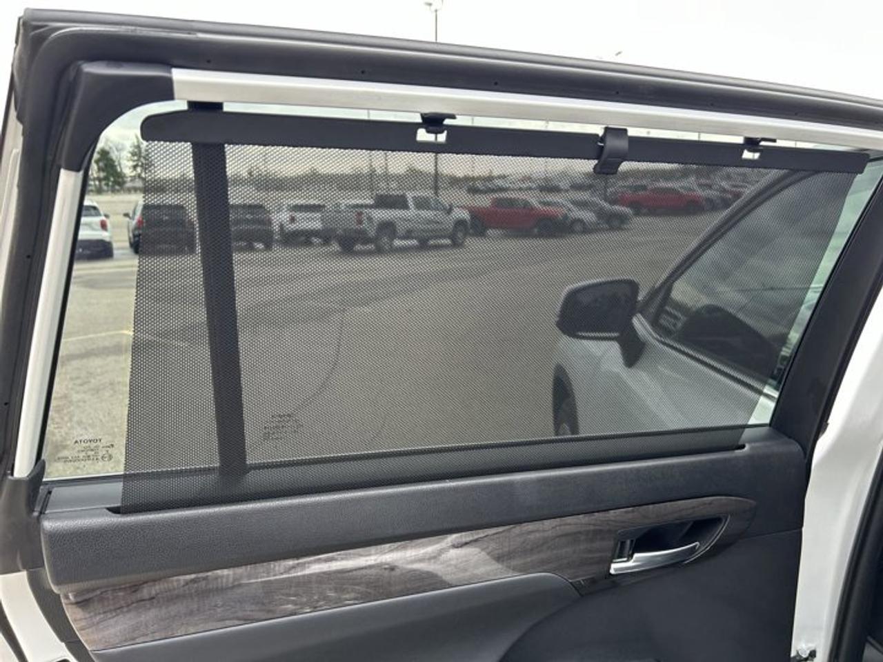 2023 Toyota Highlander Hybrid Limited AWD | No accidents | Panoramic Sunroof Photo