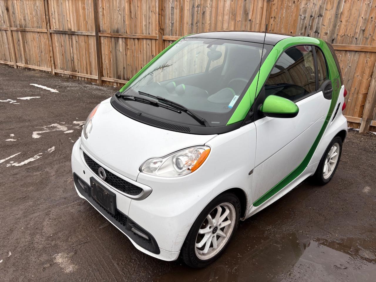 Used 2013 Smart fortwo  for sale in Ajax, ON