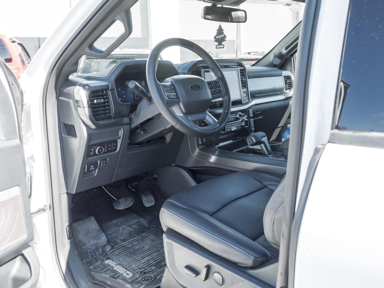 2025 Ford F-150 HYBRID LARIAT Photo