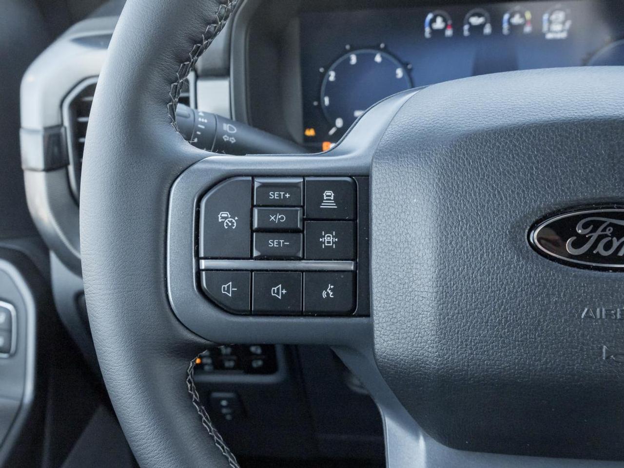 2025 Ford F-150 HYBRID LARIAT Photo