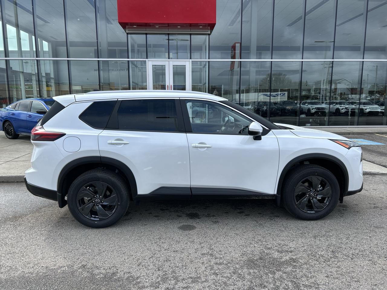 2026 Nissan Rogue SV MOONROOF Photo