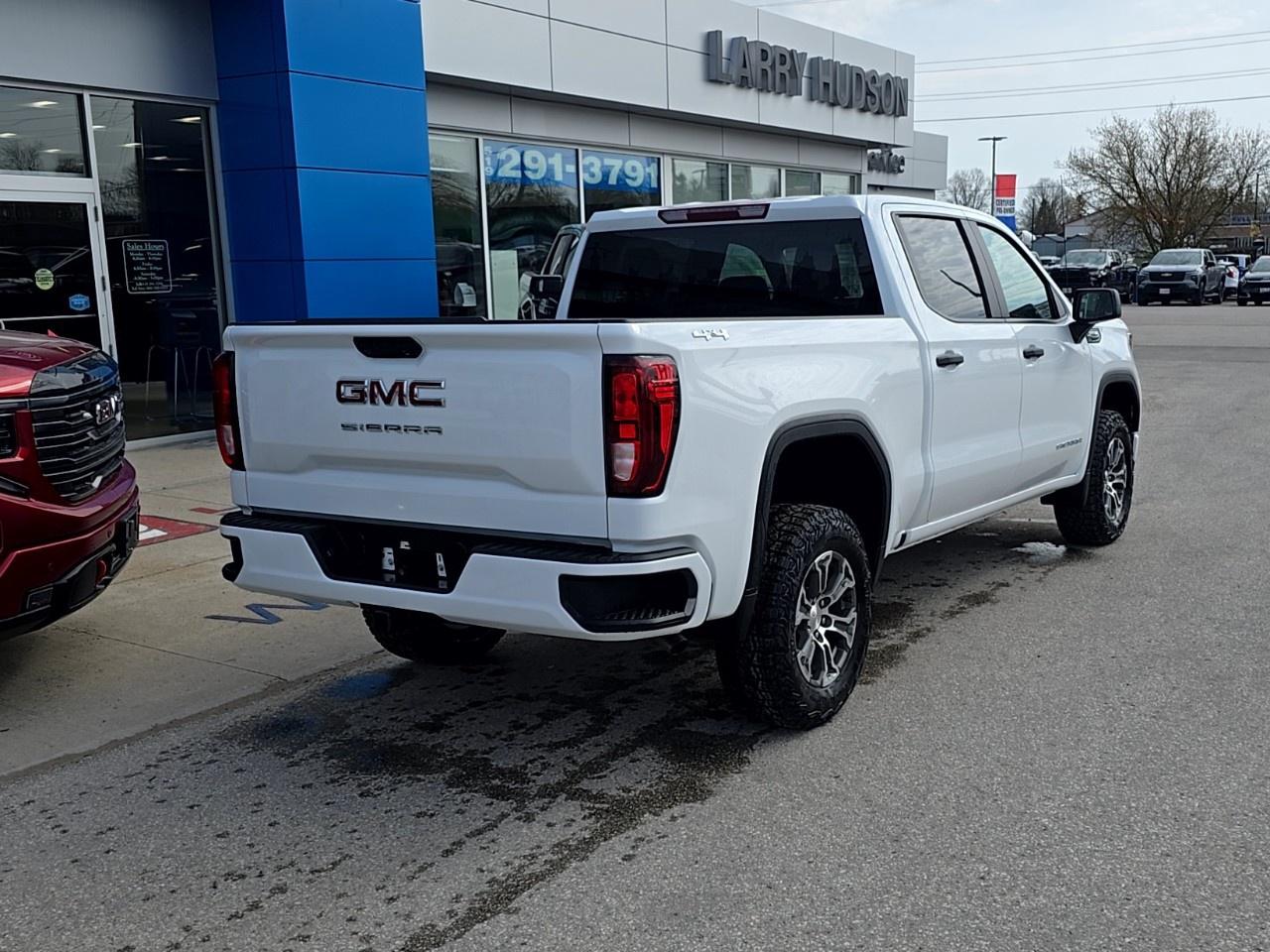2026 GMC Sierra 1500 Crew Cab Short Box 4-Wheel Drive Pro Photo2