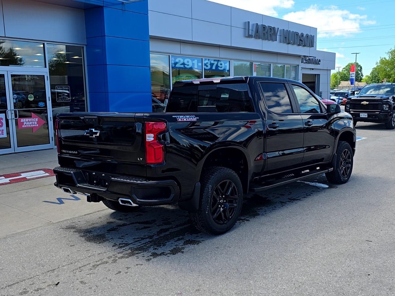 2026 Chevrolet Silverado 1500 Crew Cab Short Box 4-Wheel Drive LT Trail Boss Photo