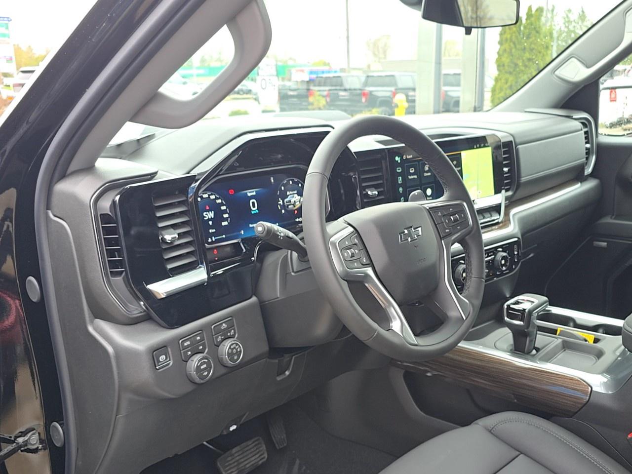 2026 Chevrolet Silverado 1500 Crew Cab Short Box 4-Wheel Drive LT Trail Boss Photo3