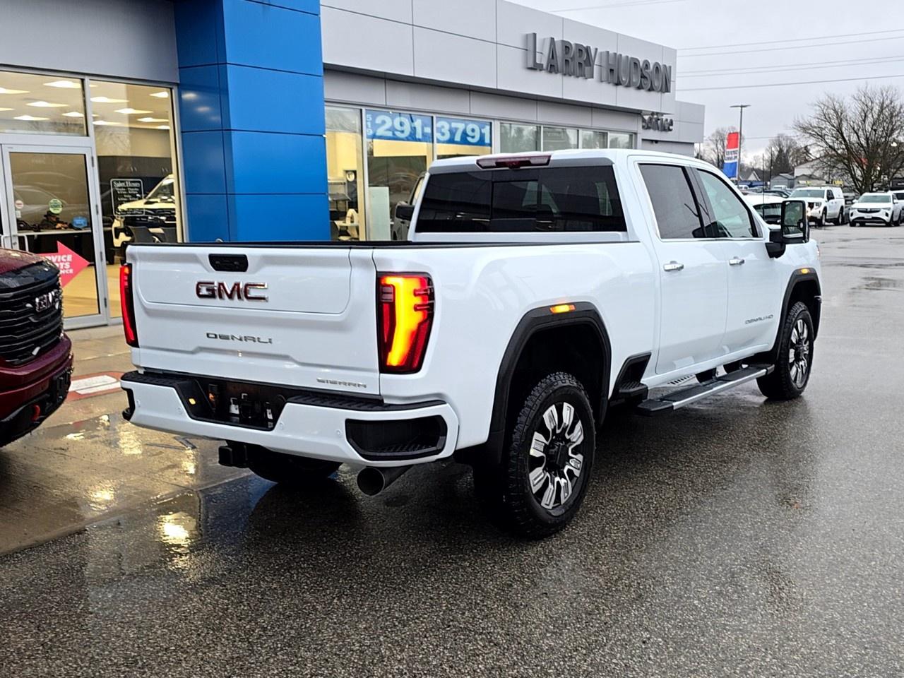 2026 GMC Sierra 2500 HD Crew Cab Standard Box 4-Wheel Drive Denali Photo