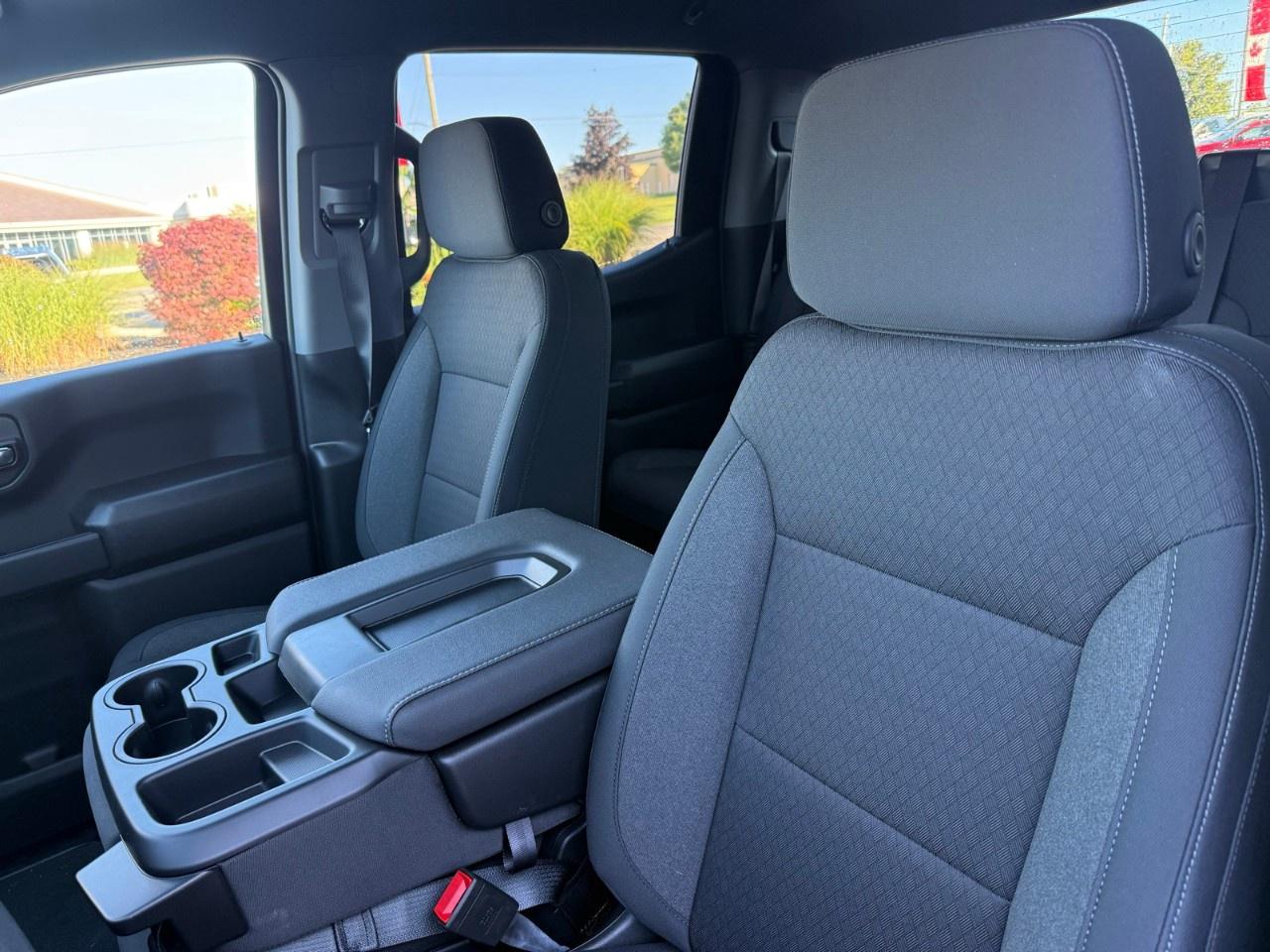 2026 GMC Sierra 1500 Crew Cab Short Box 4-Wheel Drive Pro Photo