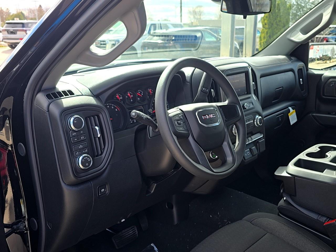 2026 GMC Sierra 1500 Crew Cab Short Box 4-Wheel Drive Pro Photo3