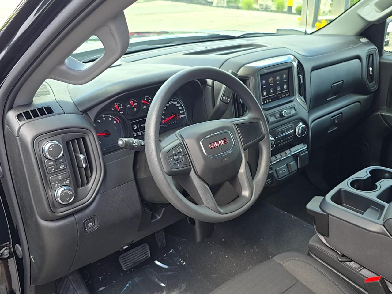 2026 GMC Sierra 1500 Crew Cab Short Box 4-Wheel Drive Pro Photo3